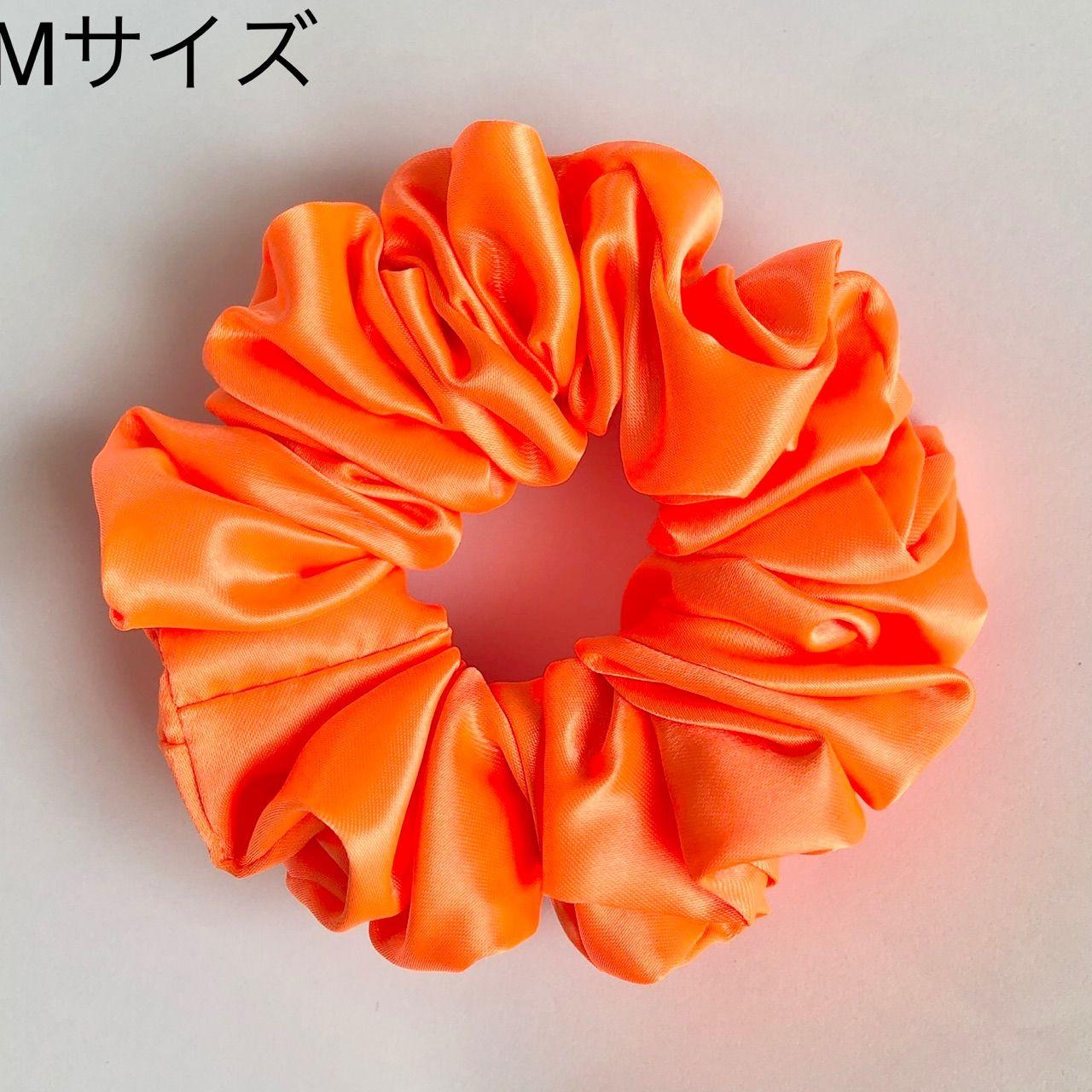 Mサイズ＊オレンジ】シュシュ ハンドメイド scrunchie サテン メルカリ