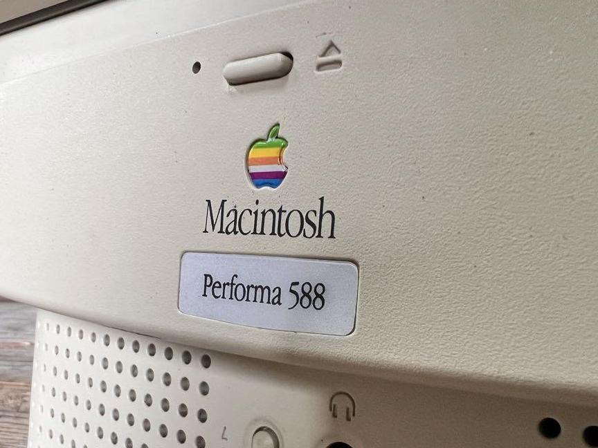 Macintosh　Performa　588　アップルコンピュータ