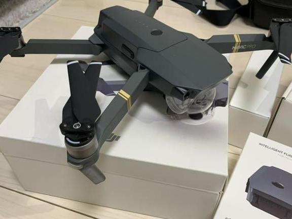 DJI　MAVIC　PRO　FLY　MORE　COMBO