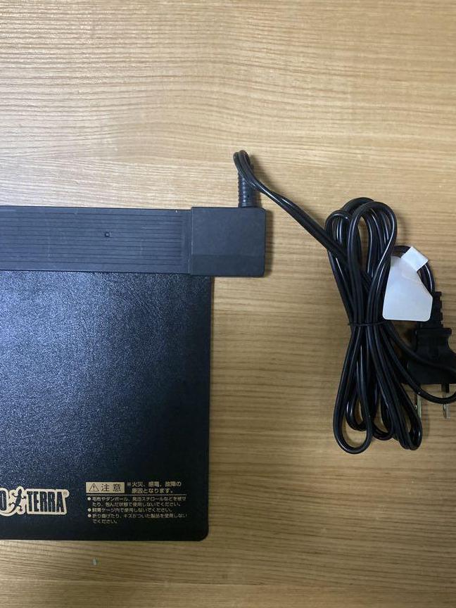 爬虫類ヒーター　新品1個　中古2個