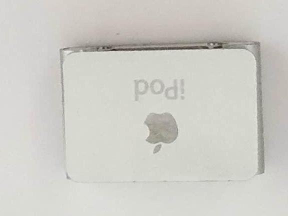 iPod　shuffle　1GB　[MA564J　A]　(シルバー)