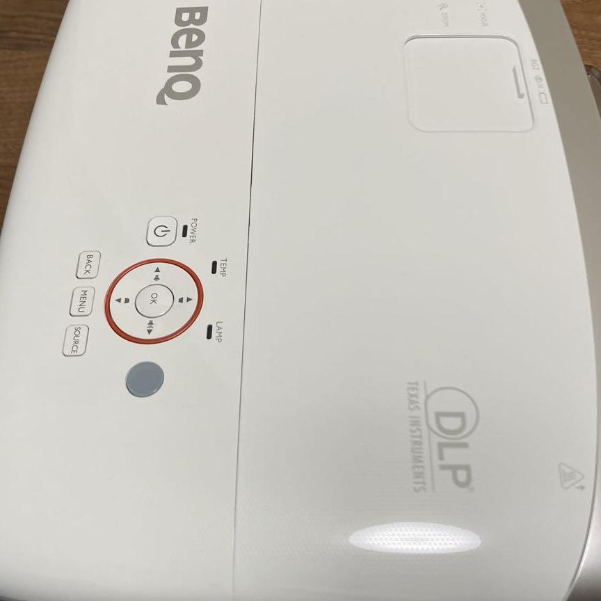 BENQ　プロジェクターHT2150ST