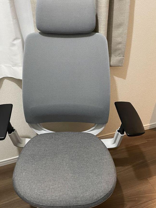 Steelcase　Series　ヘッドレスト付き