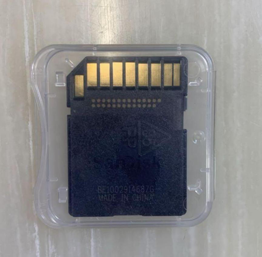 SanDisk　SDカード　2GB