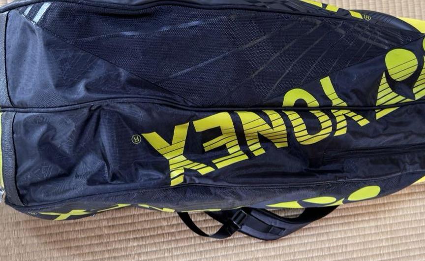 YONEX　ラケットバッグ　6本用