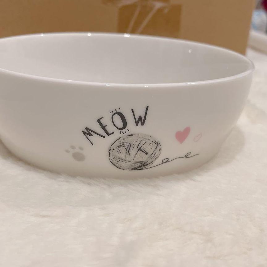 ❤️赤字覚悟❤️猫　食器　ペット　スタンド　餌入れ　猫食器　犬猫用　陶器　犬　ボウル