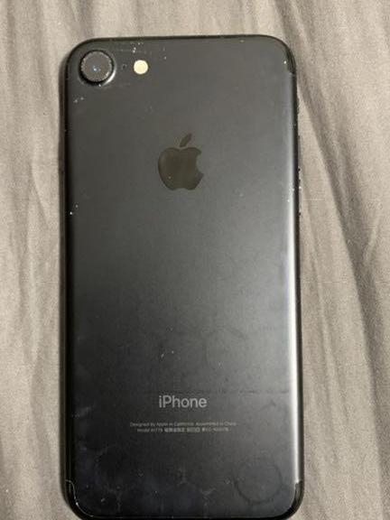 iPhone　Black　128　GB　docomo