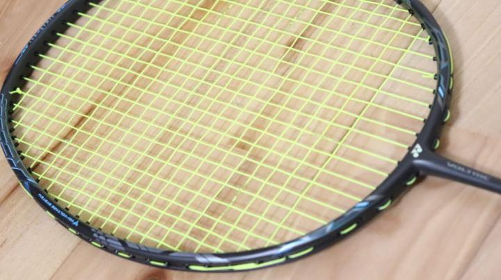 ＹＯＮＥＸ ヨネックス バドミントンラケットボルトリックＺ-フォース２